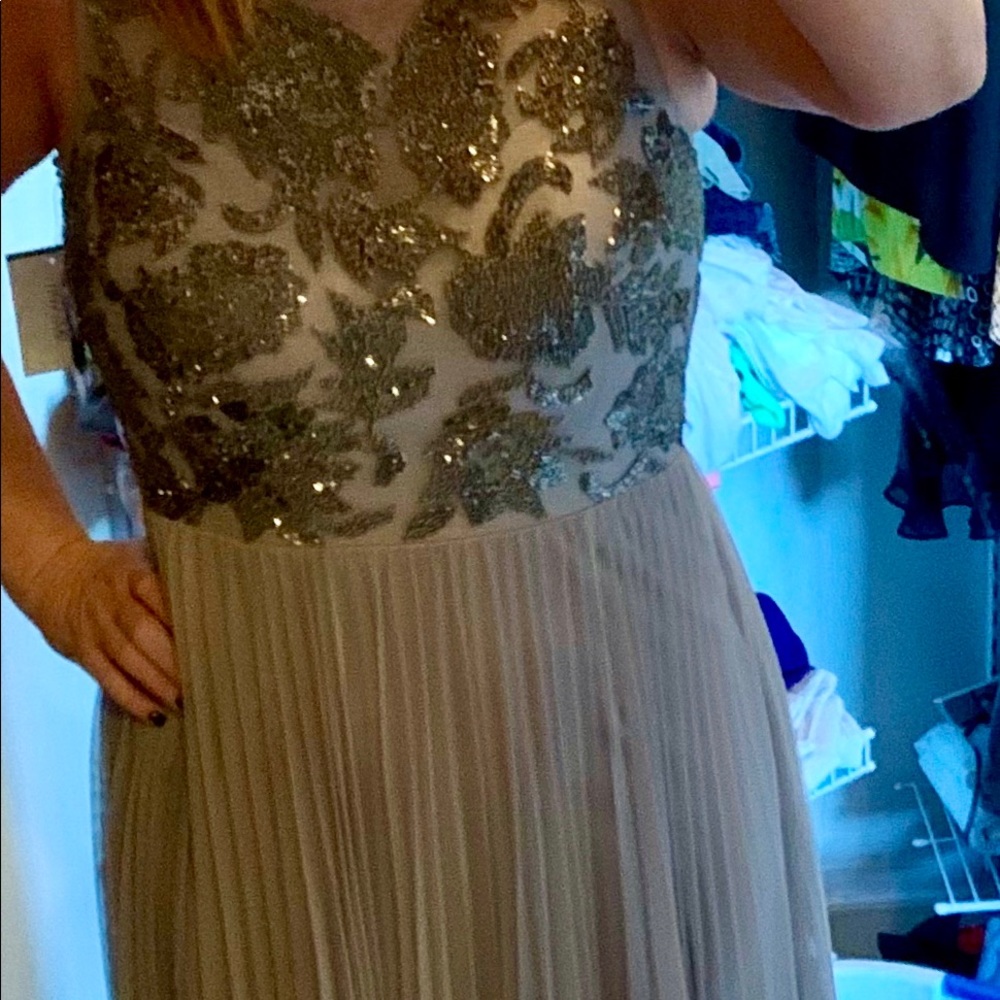 Dress - Picture 8 of 8
